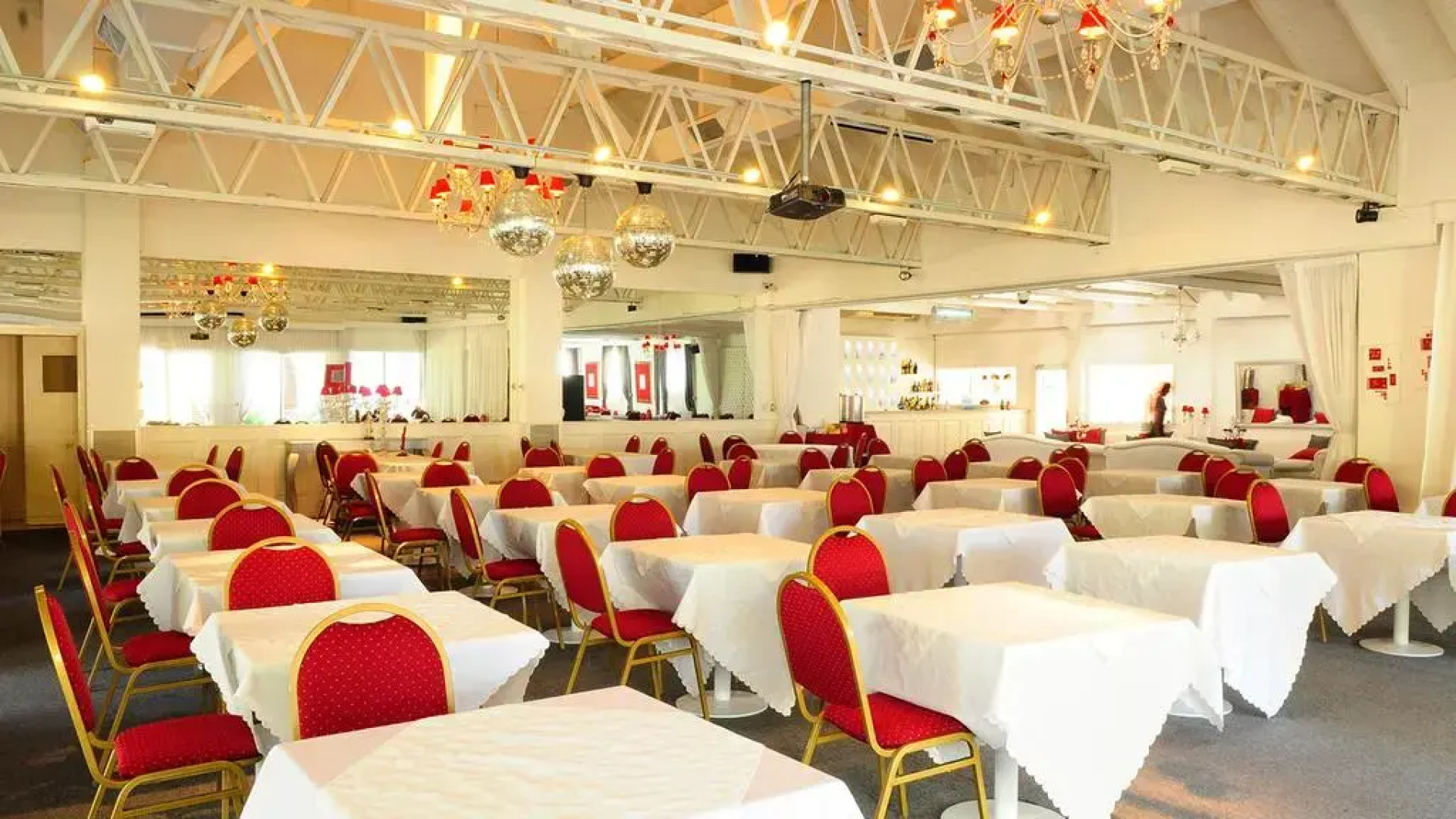 Posada Suiza by Prima Collection