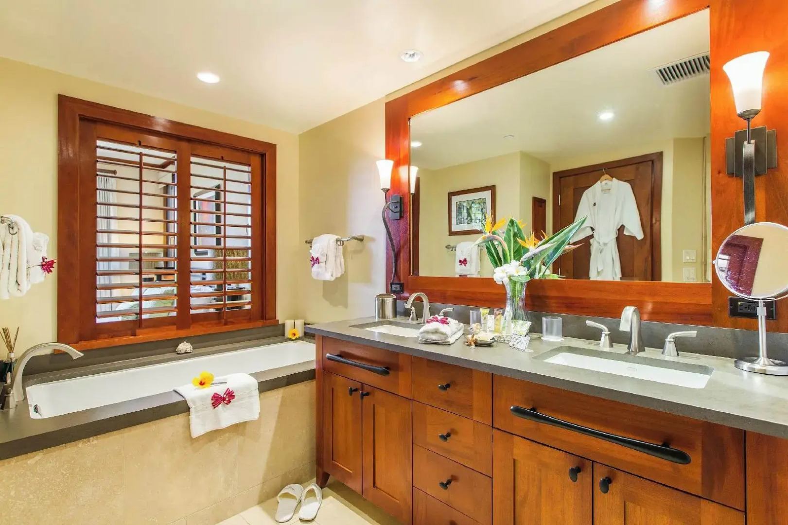 Hale Papakea Ko Olina Beachfront Villa w/ Views