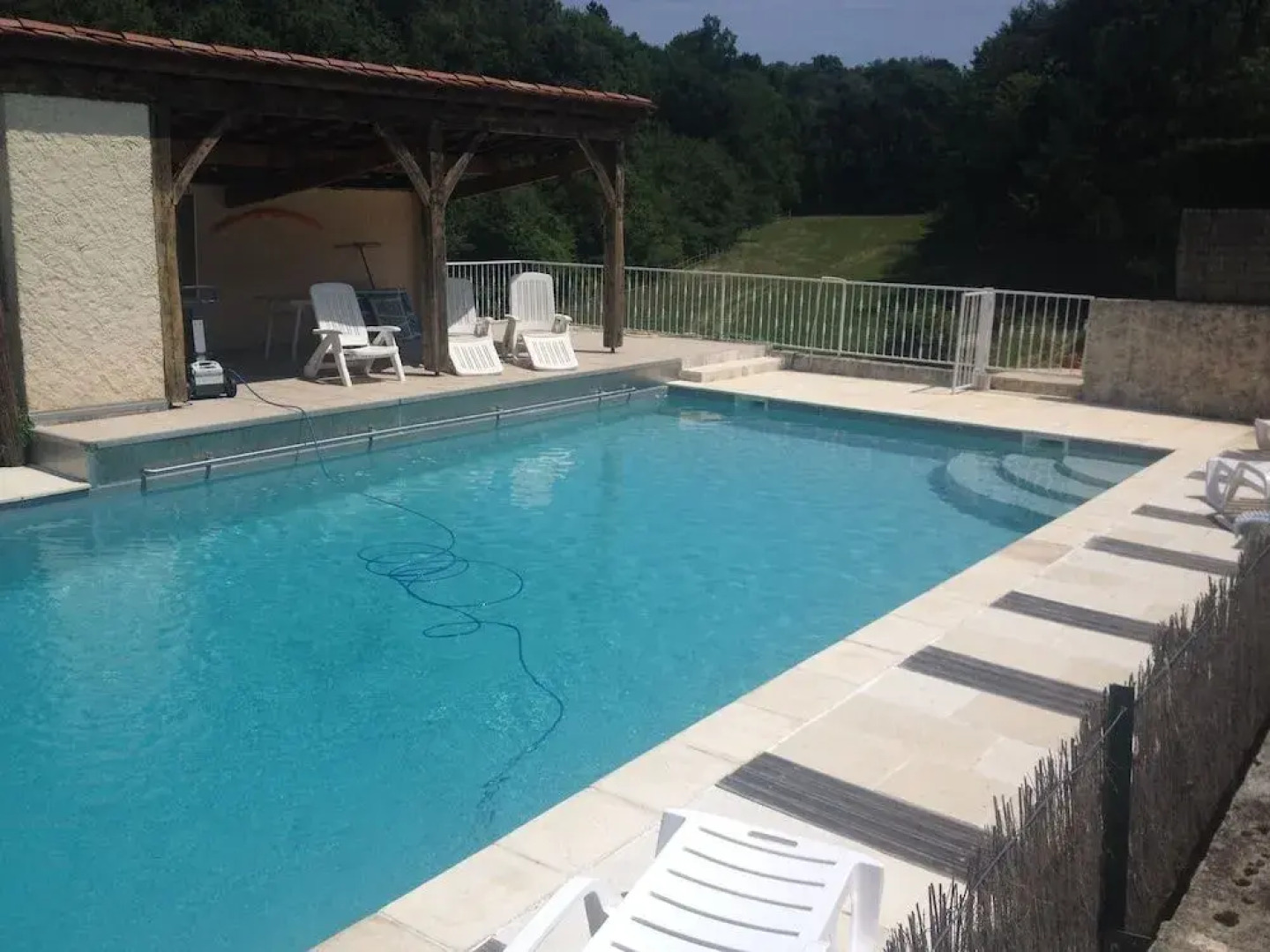 Les Rocailles de la Reine - Chambres d'Hôtes et Gîtes