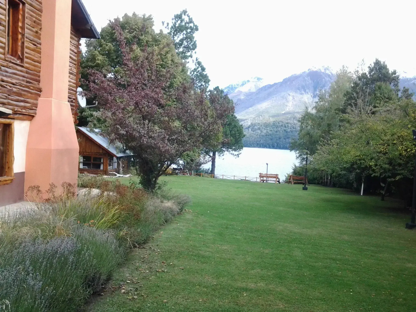 Lago Gutiérrez Lodge