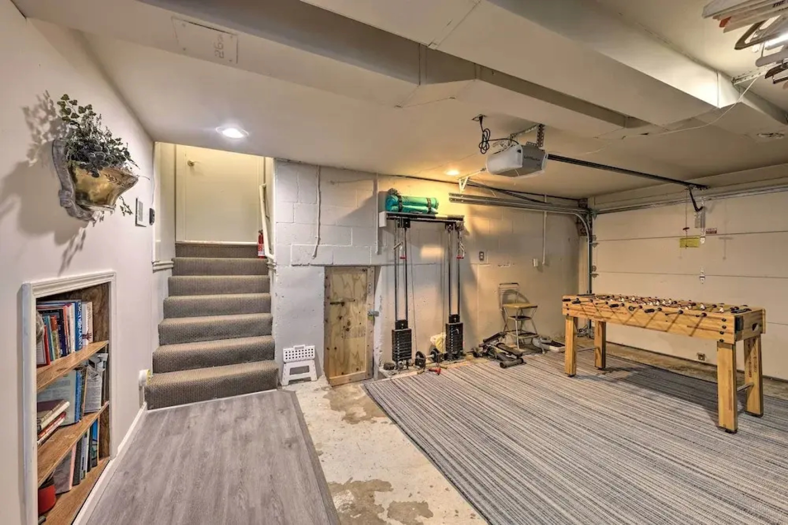 Cozy Kansas City Home w/ Yard - 9 Mi to Dtwn!