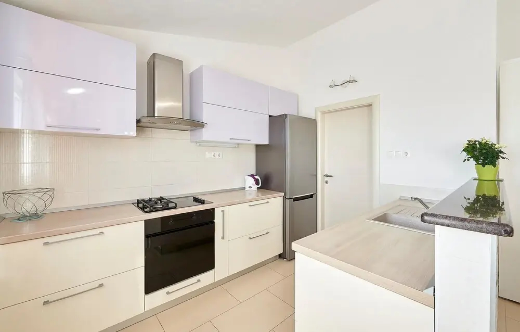 Beautiful Home in Pano With Wifi and 5 Bedrooms