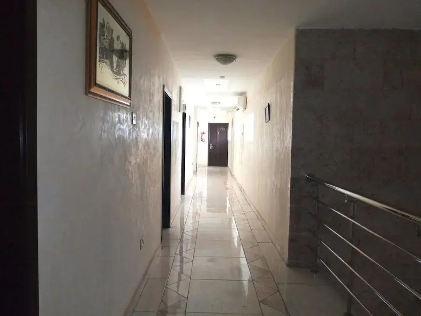 Danest Hotel And Suites