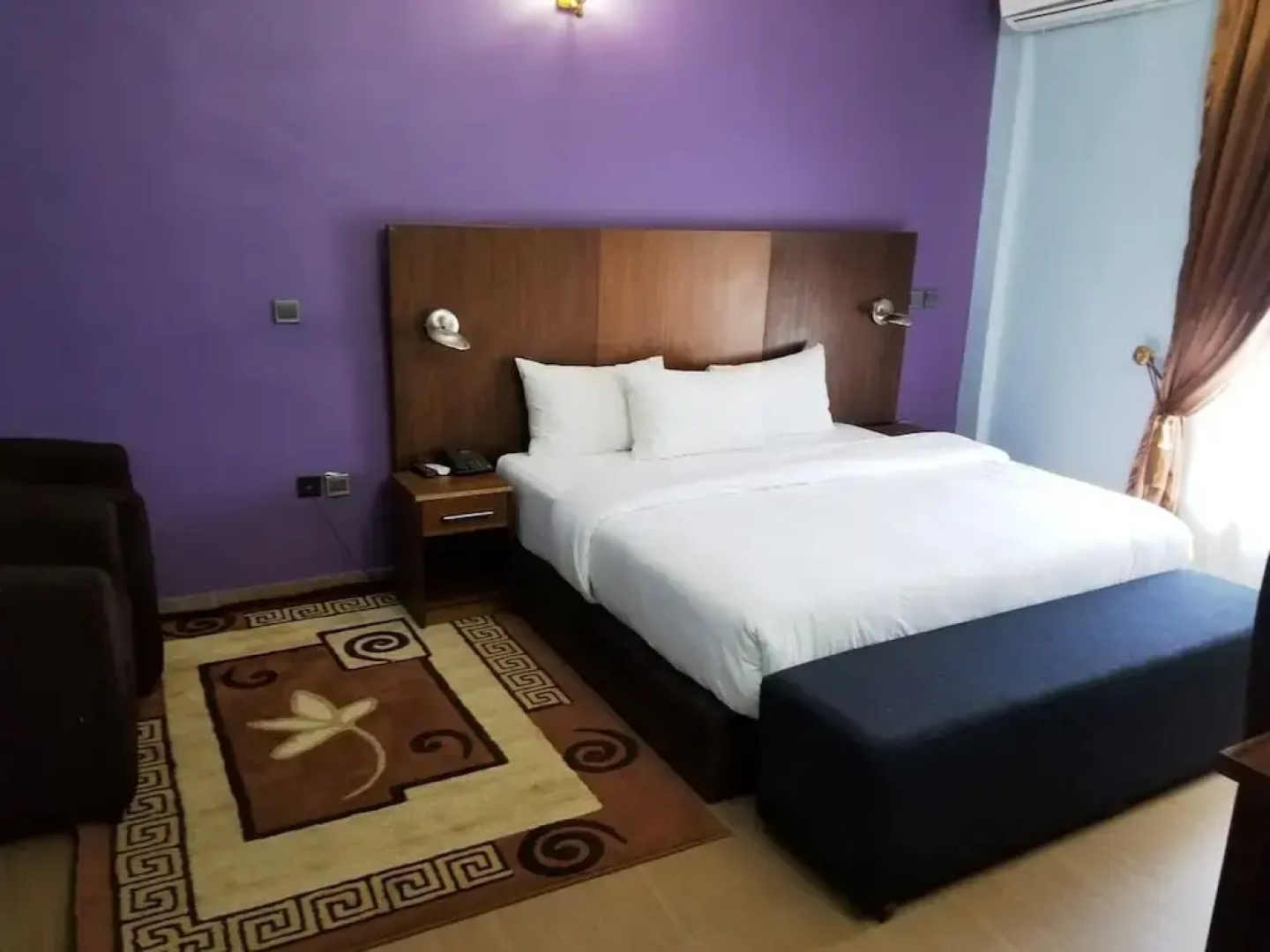 Nandas Hotel