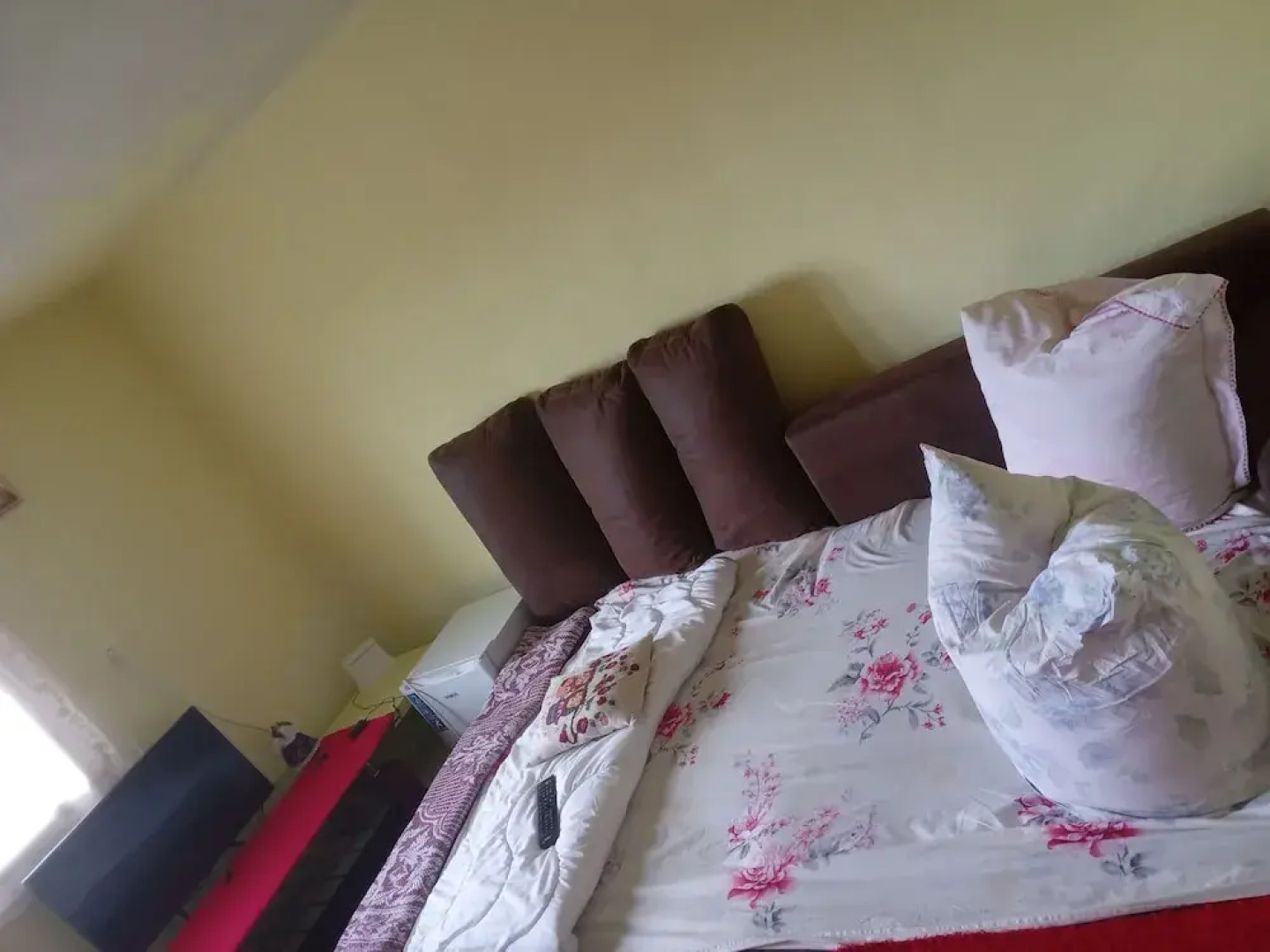 Room in Guest Room - Idylic Family Sejour With Hottube in Green Land