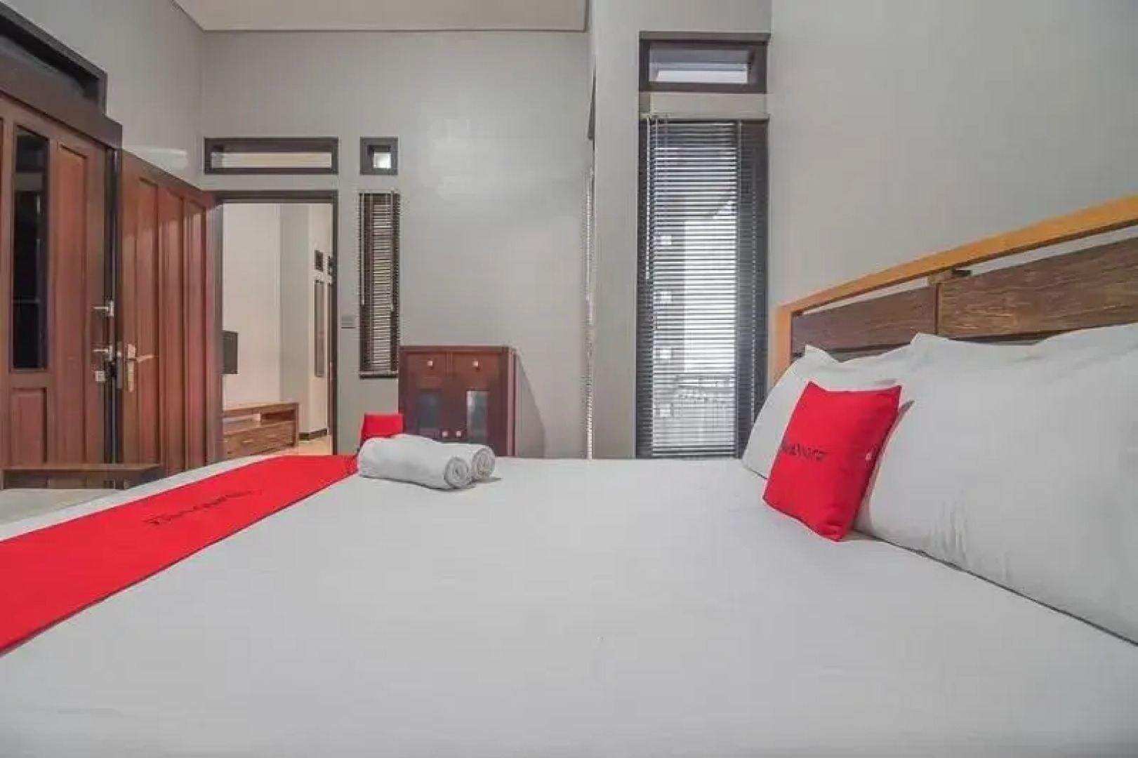 RedDoorz Syariah near Politeknik Negeri Bandung 3