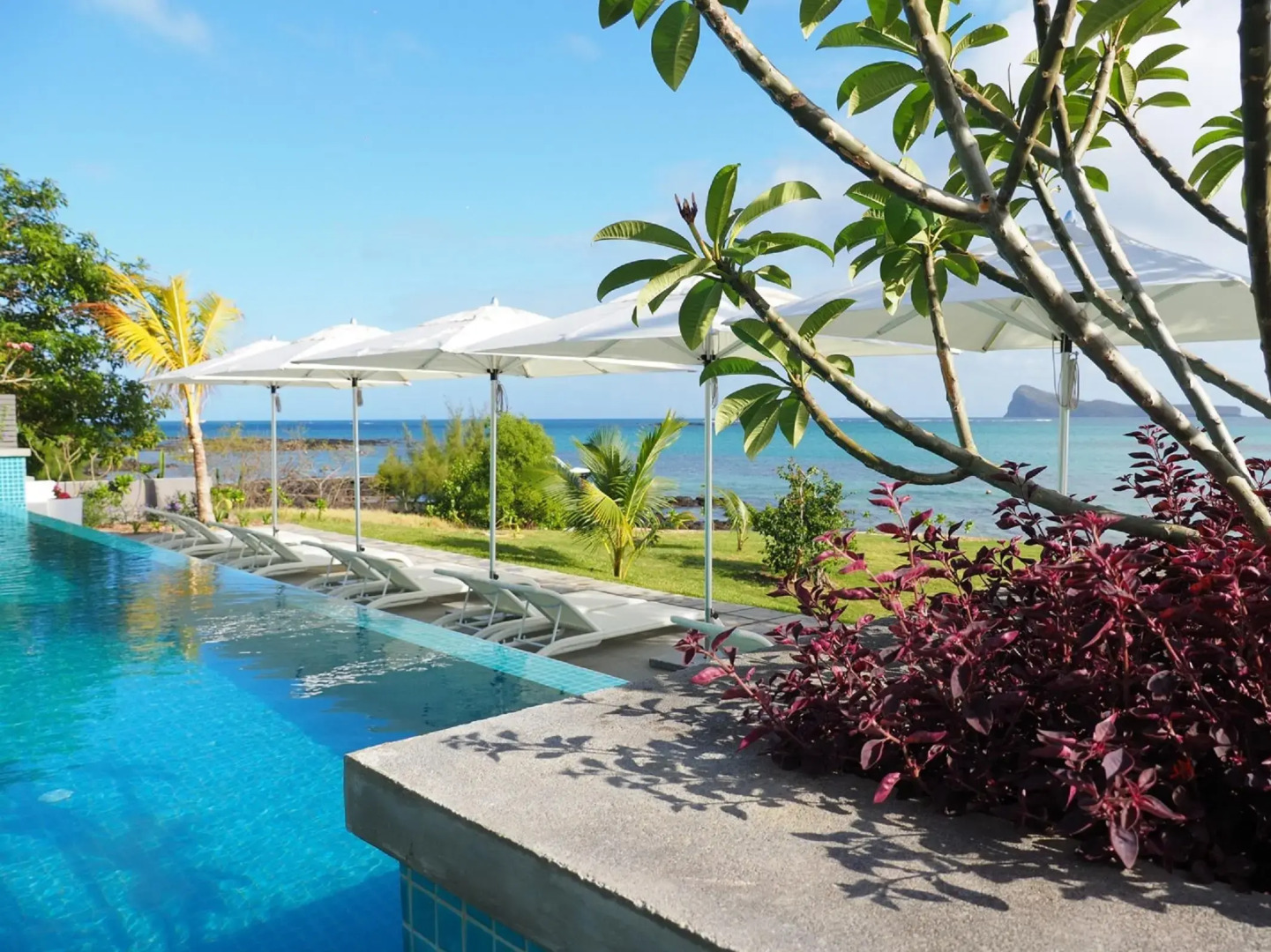 Myra Seafront Suites with Lov