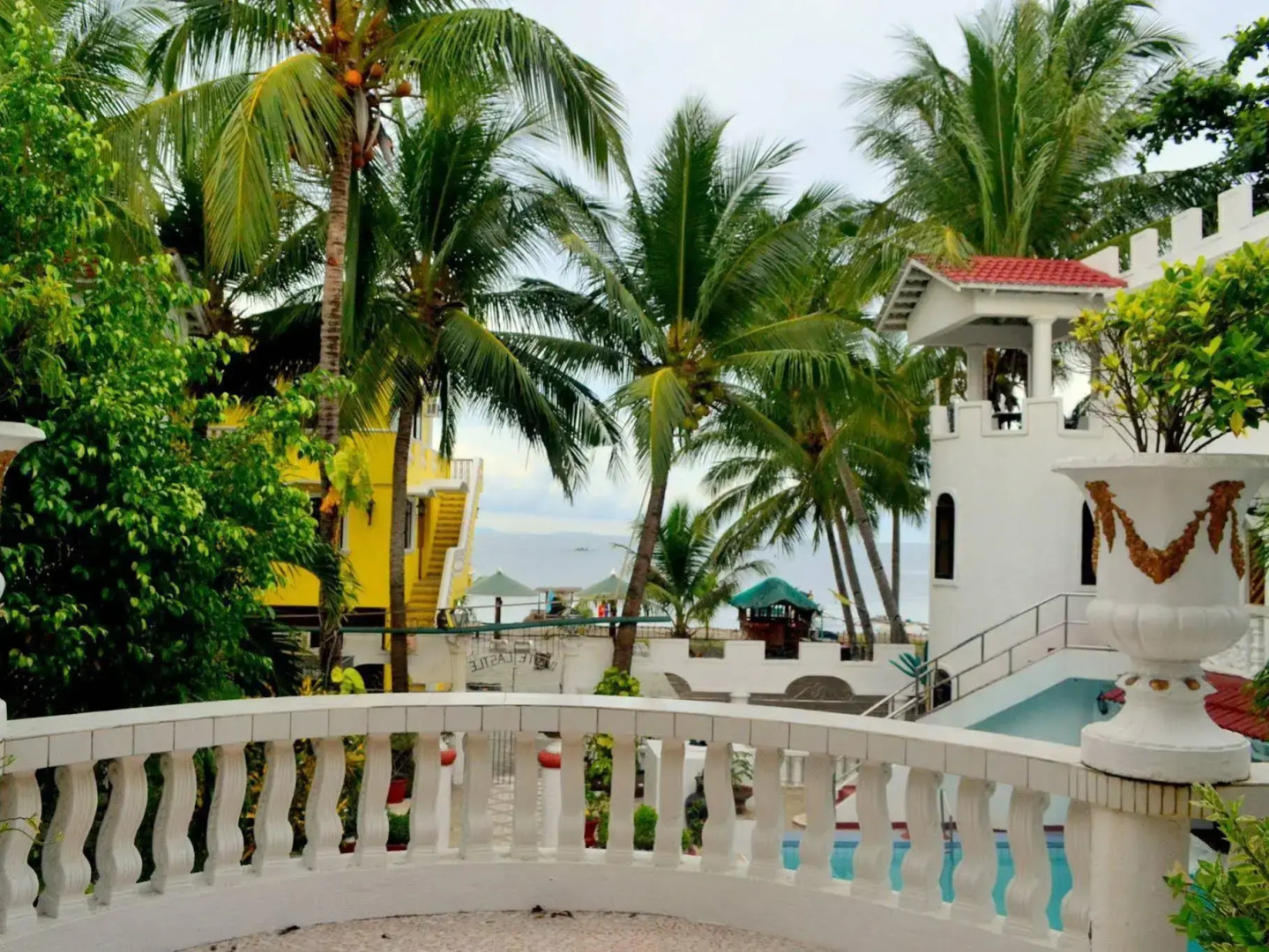 White Castle Resort & Hotel