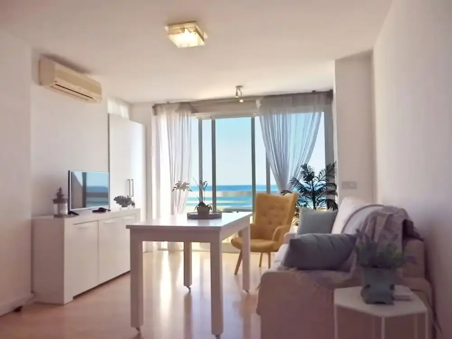 Waterfront Rocachica Apartment