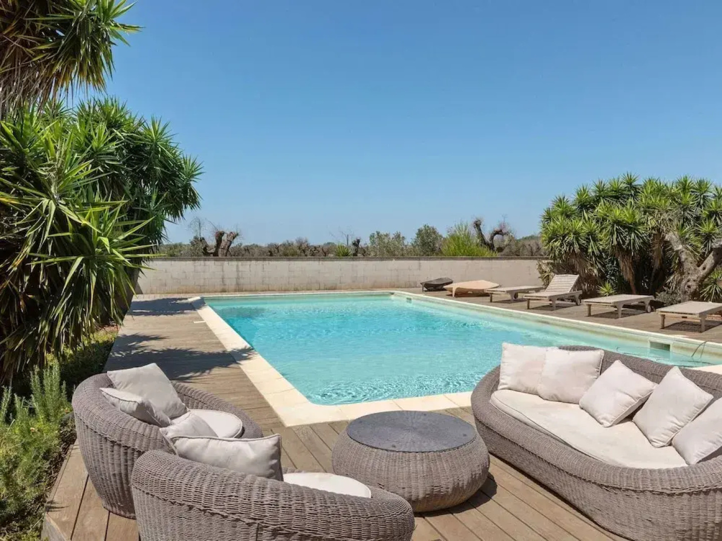 Belvilla by OYO Pool Villa Torre San Giovanni