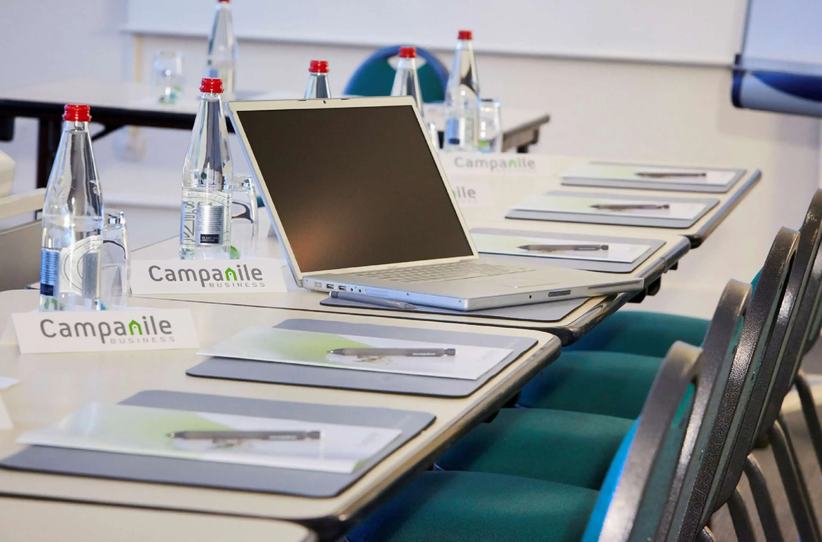 Campanile Versailles - Buc