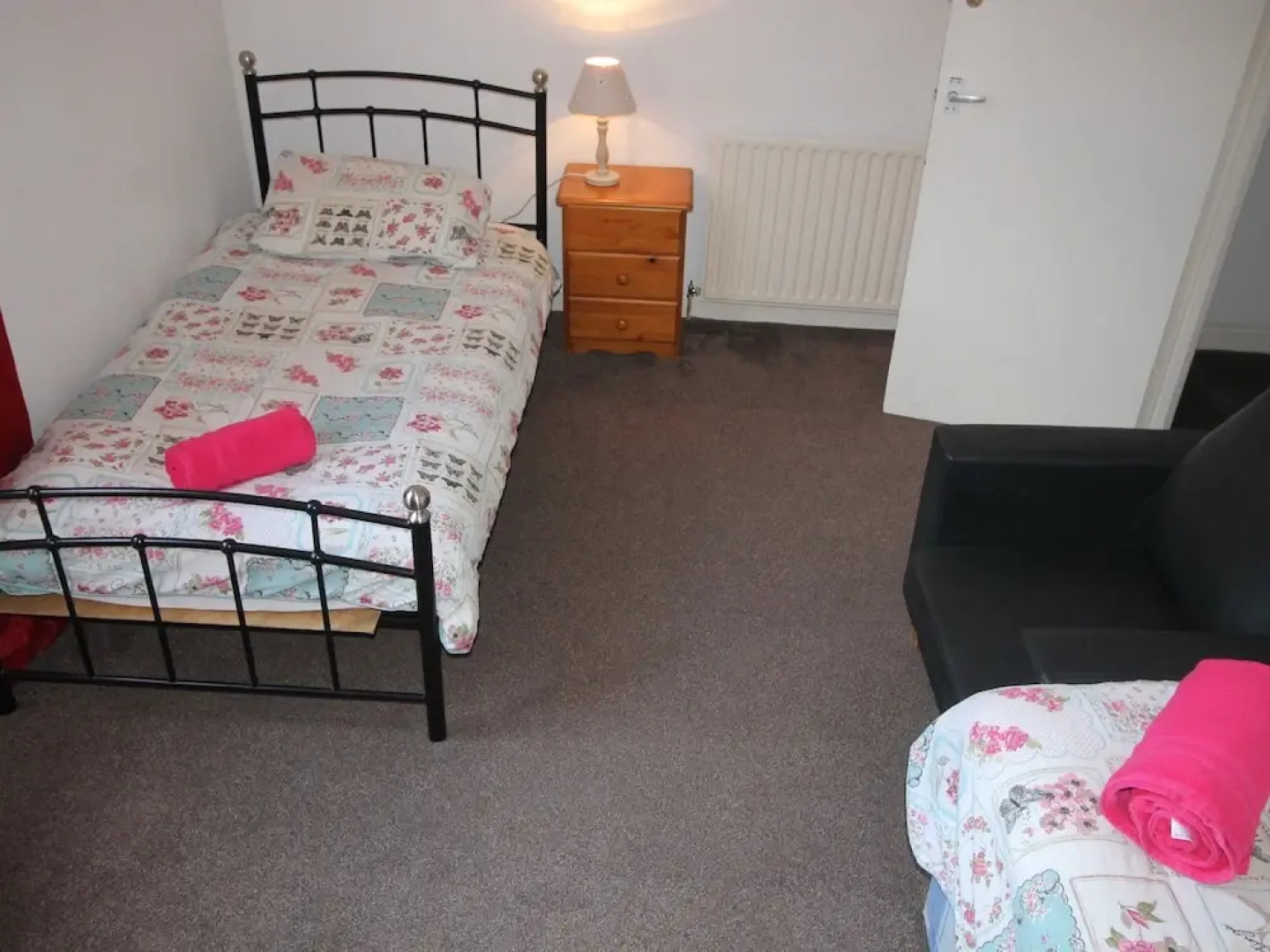 Rickard Street 4 Bed House Near J32 and M4 by Cardiff Holiday Homes