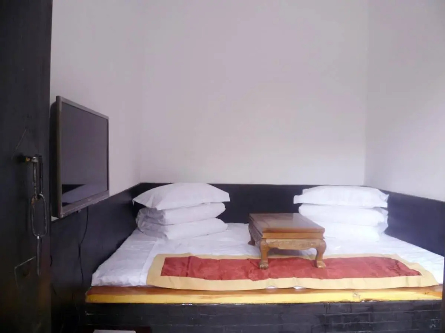 Jin Zhong Qixian Dan Feng Ge Hotel