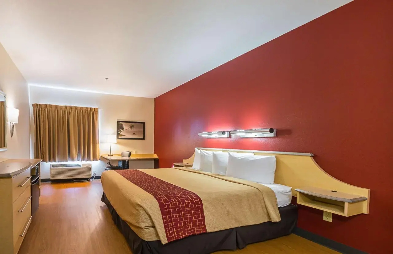 Red Roof Inn and Suites
