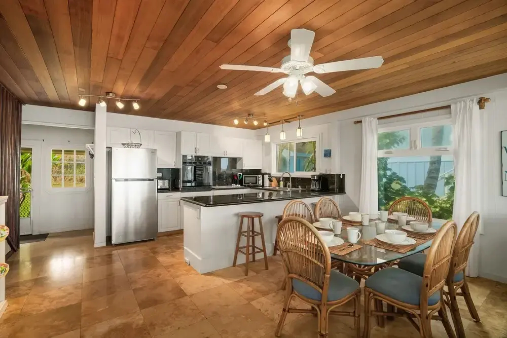 Kauai Aliomanu 2 Bedroom Home