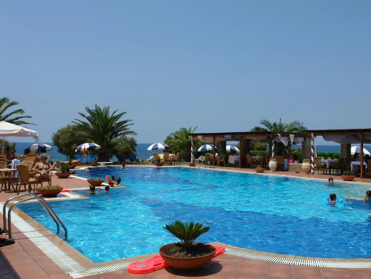 Oasis Hotel Kyparissia