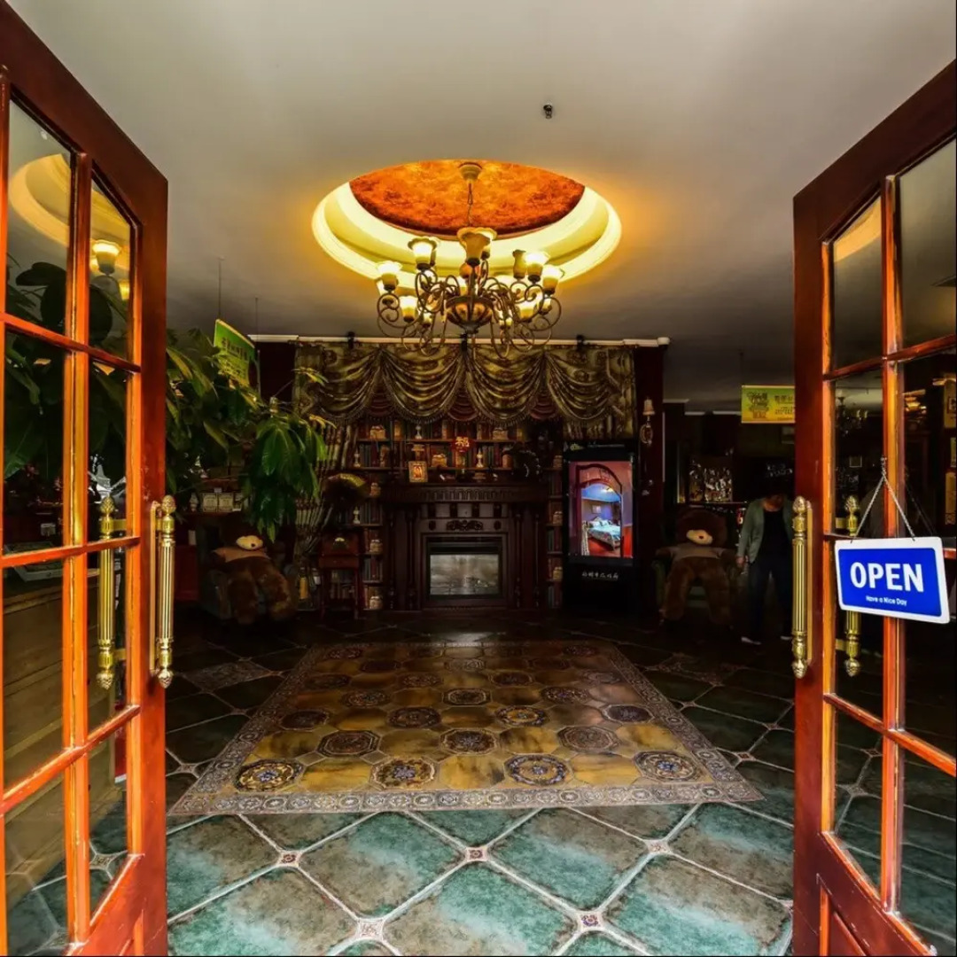 Canal International Youth Hostel