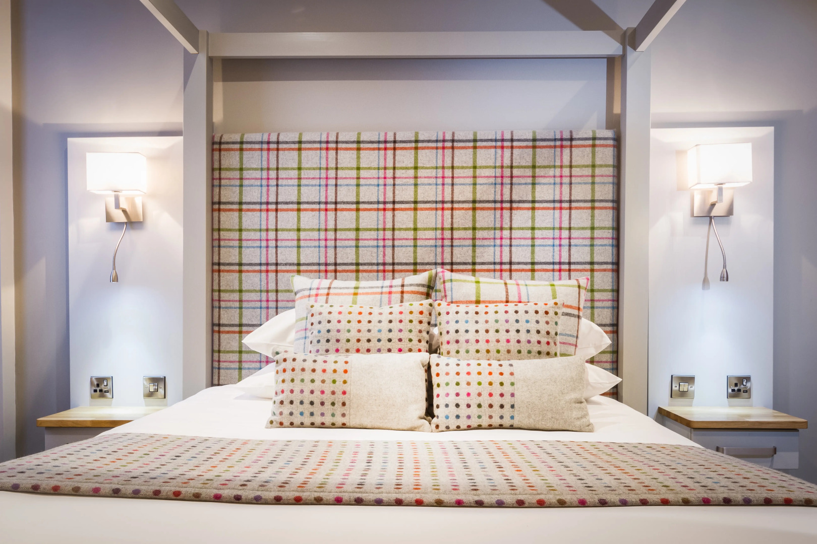 White Hart Hotel & Apartments