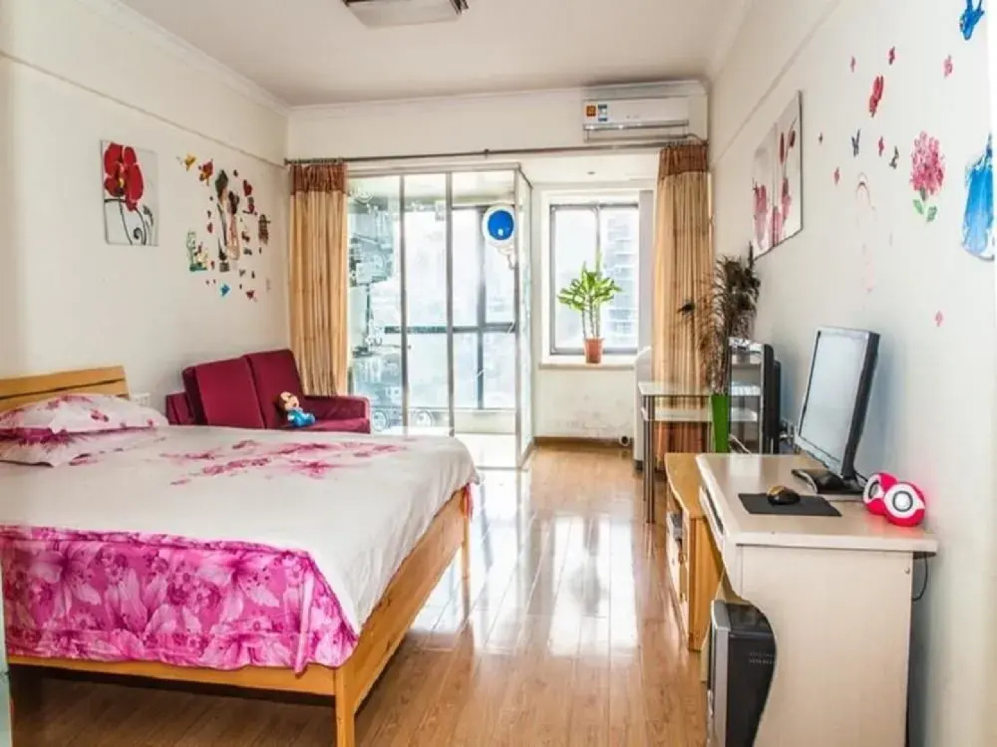 Crystal Love Serviced Apartment