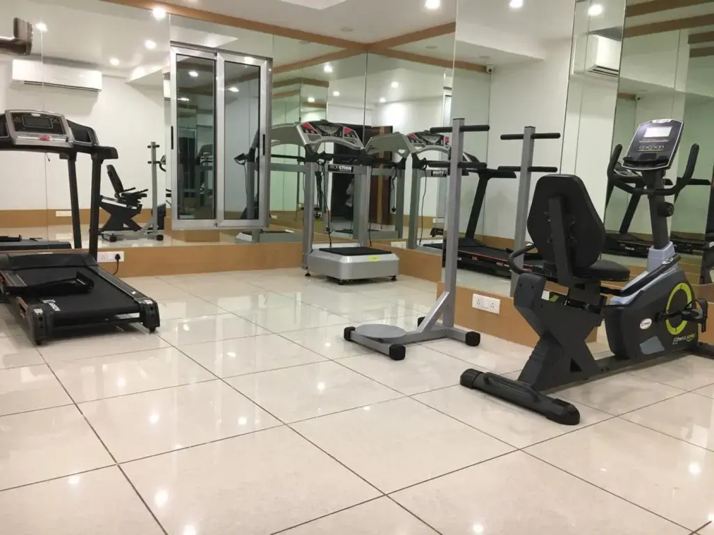 Hotel Orange International