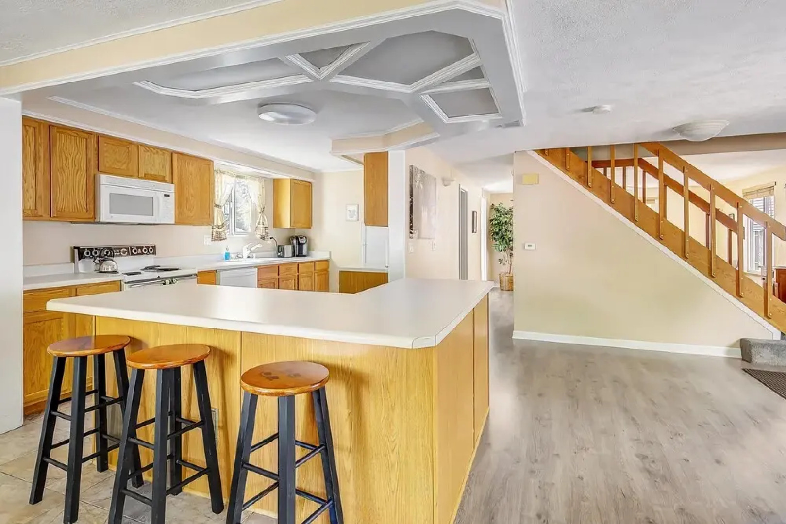 Ideally Located Westminster Home - Sleeps 13