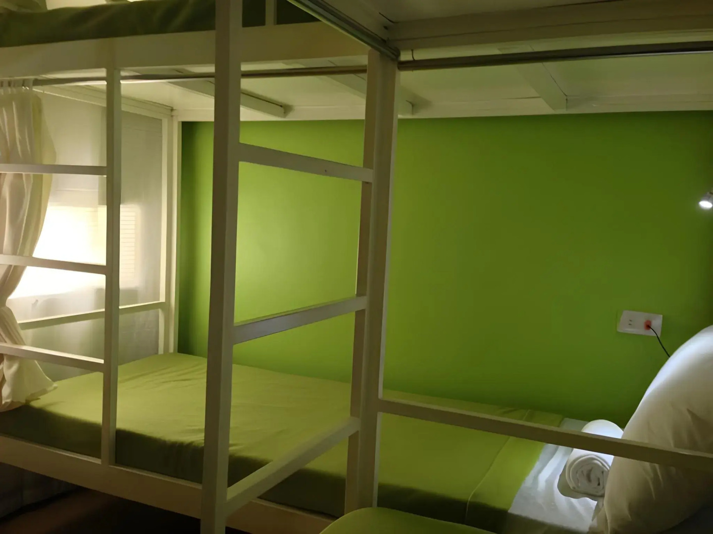 Crossroads Hostel Manila
