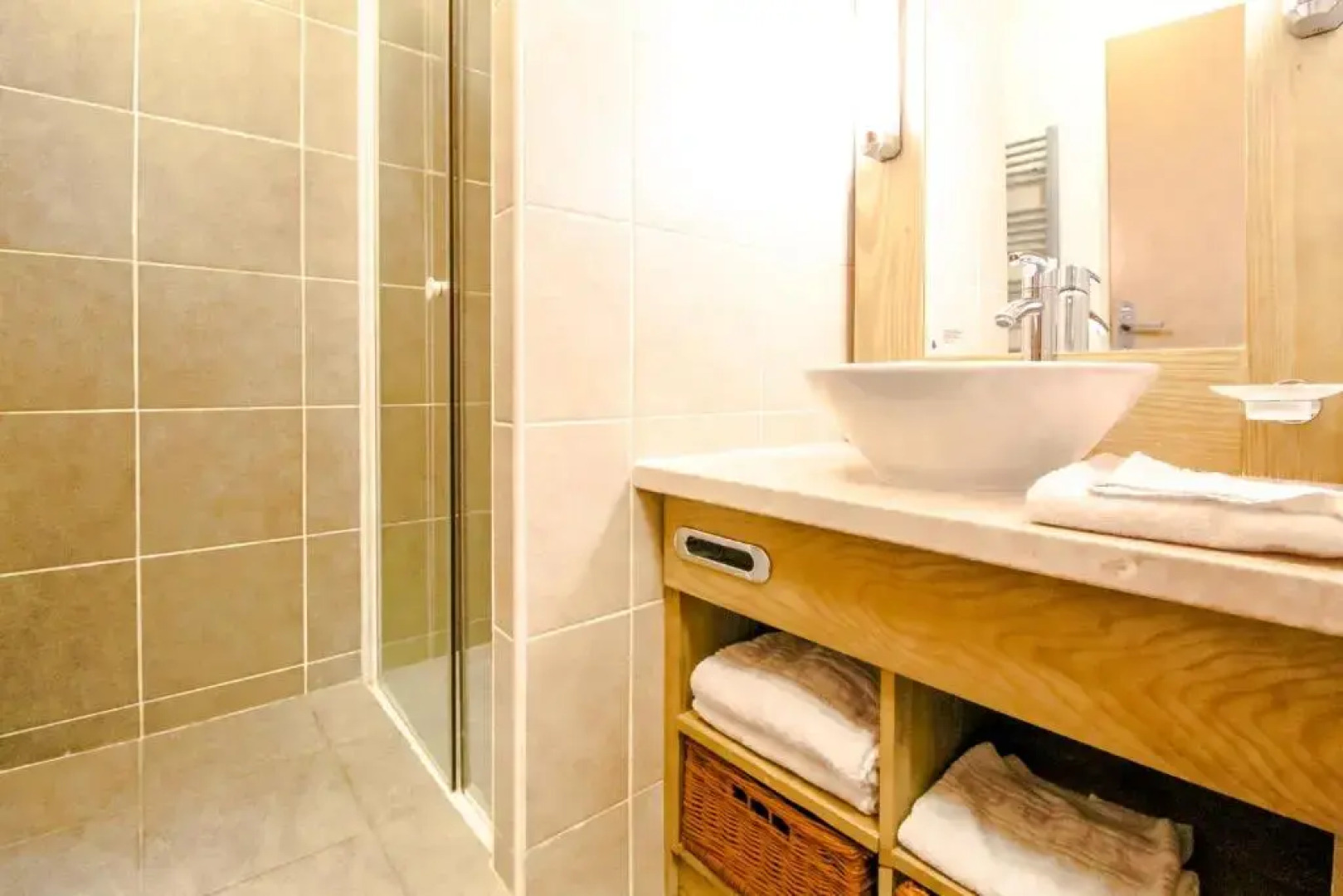 Exceptional 3 bed Penthouse with fireplace and stunning views