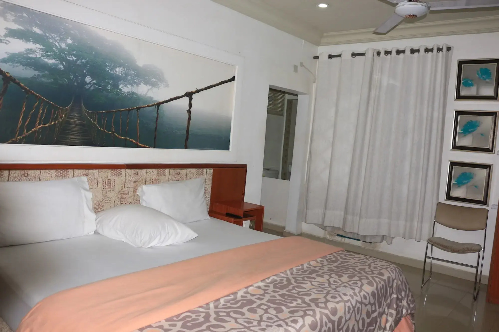 NatureMark Gallery and Guest House