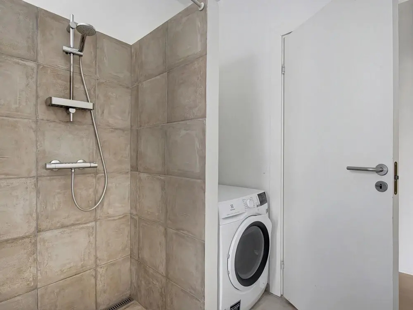 Sanders Fjord 4 - Family 1-bdr Apt Near Cathedral