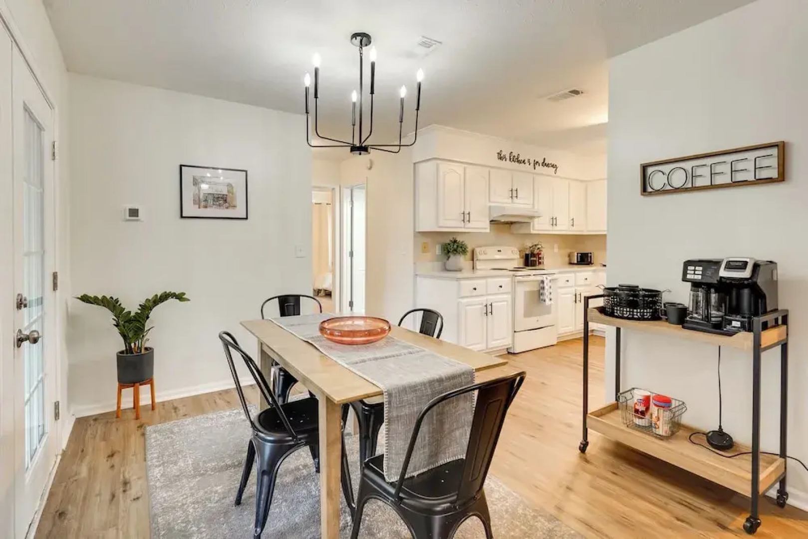 Relaxing Lynn Haven Escape w/ Screened Porch!