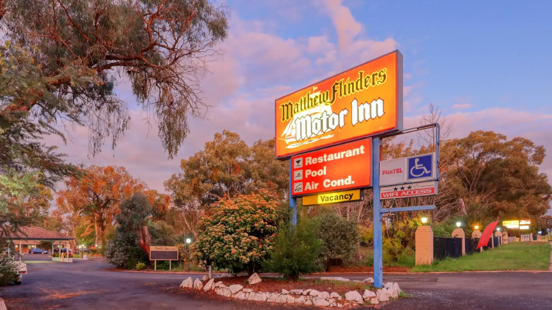 Mu S Boutique Motel