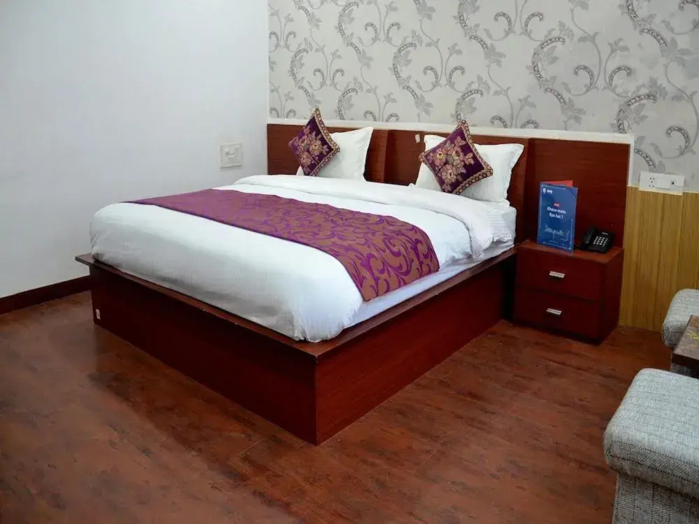 OYO 4308 Hotel Zaarang Inn