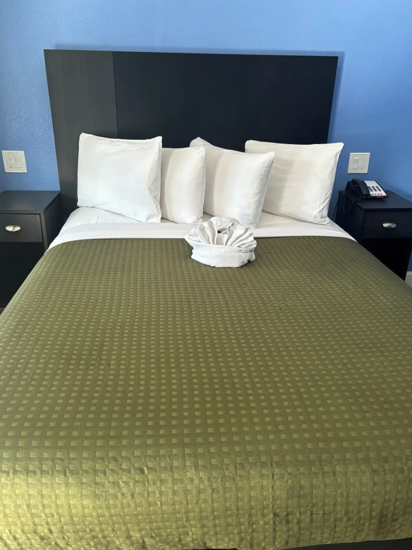 Monterey Fireplace Inn