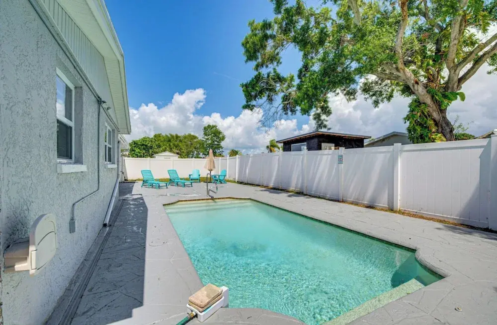 5 Mi to Beach: Home w/ Pool in Holiday!