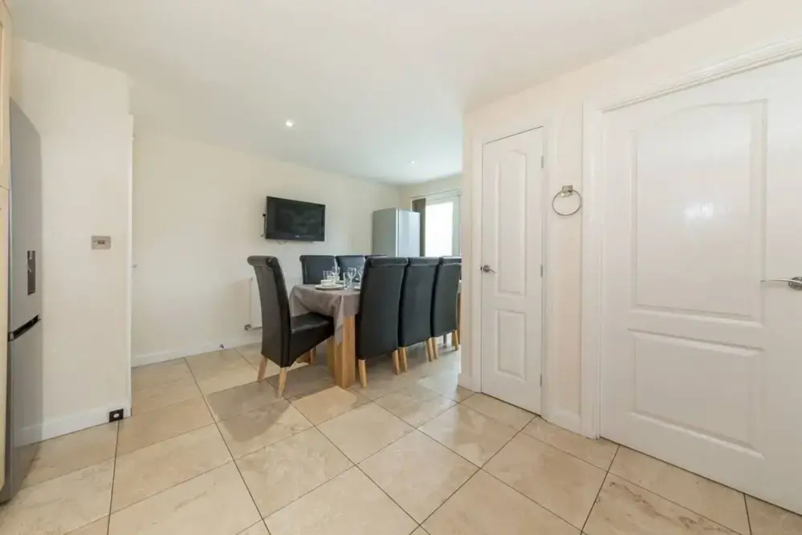 Large 5BR Home in Bedford Ideal for big Groups