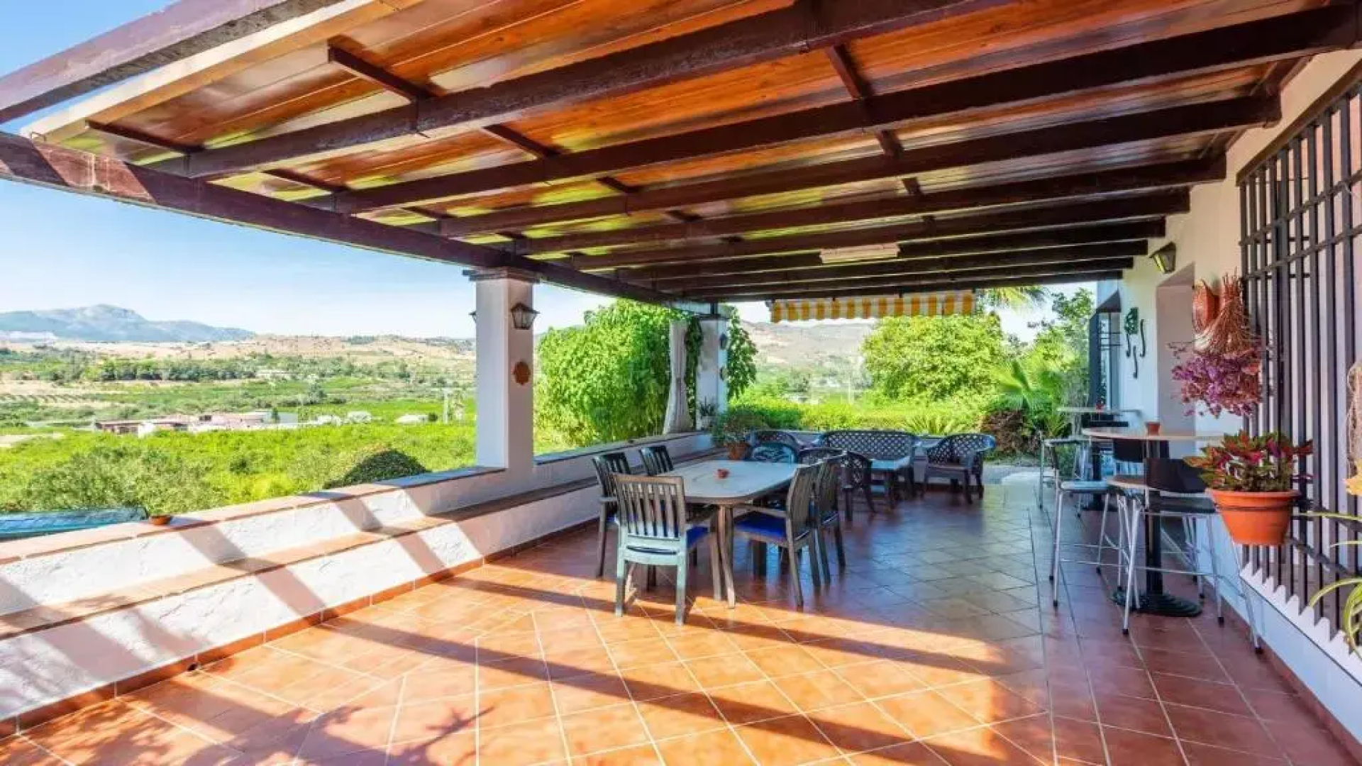 Casa La Vina del Arenal Pizarra by Ruralidays