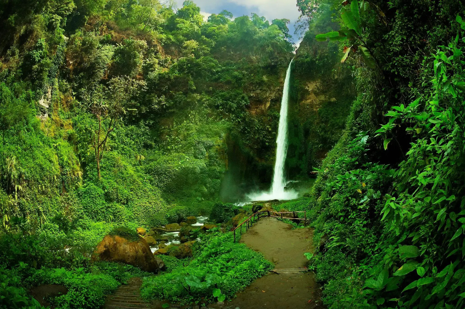 Pondok Tubing Poncokusumo Syariah RedPartner