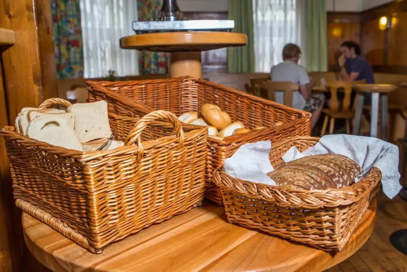 Yoho International Youth Hostel