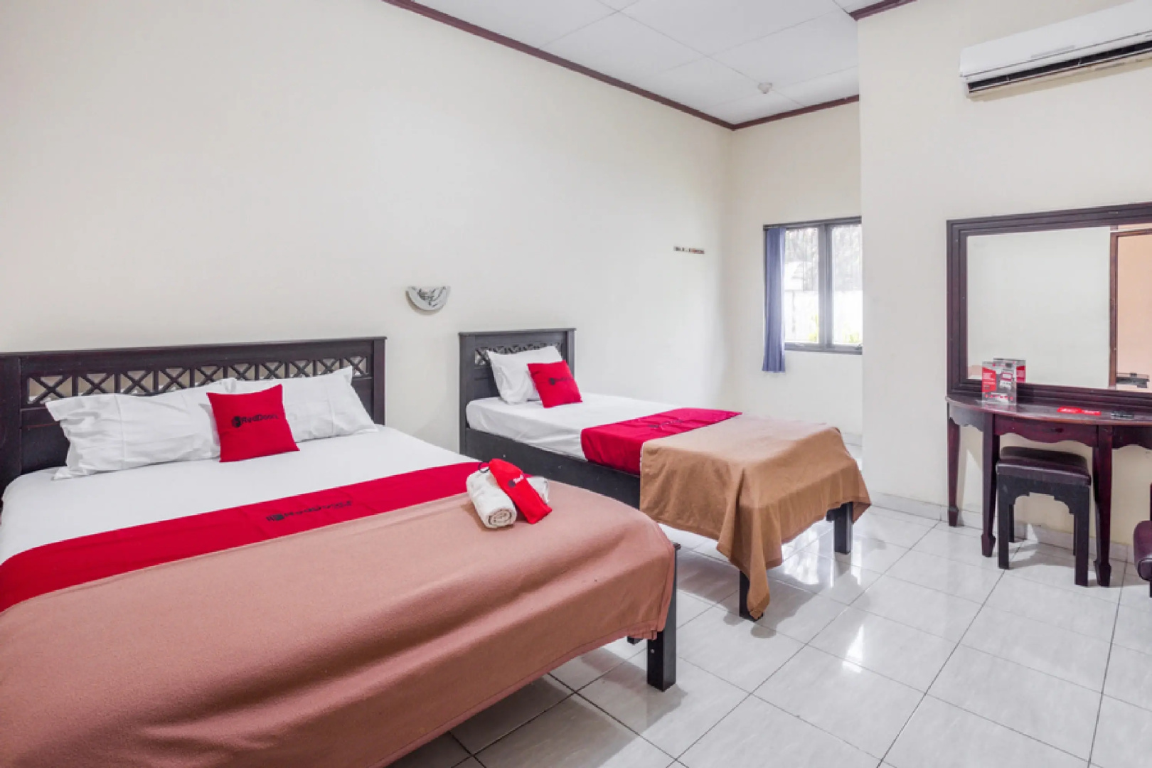 RedDoorz Plus near Jatinangor Town Square 2