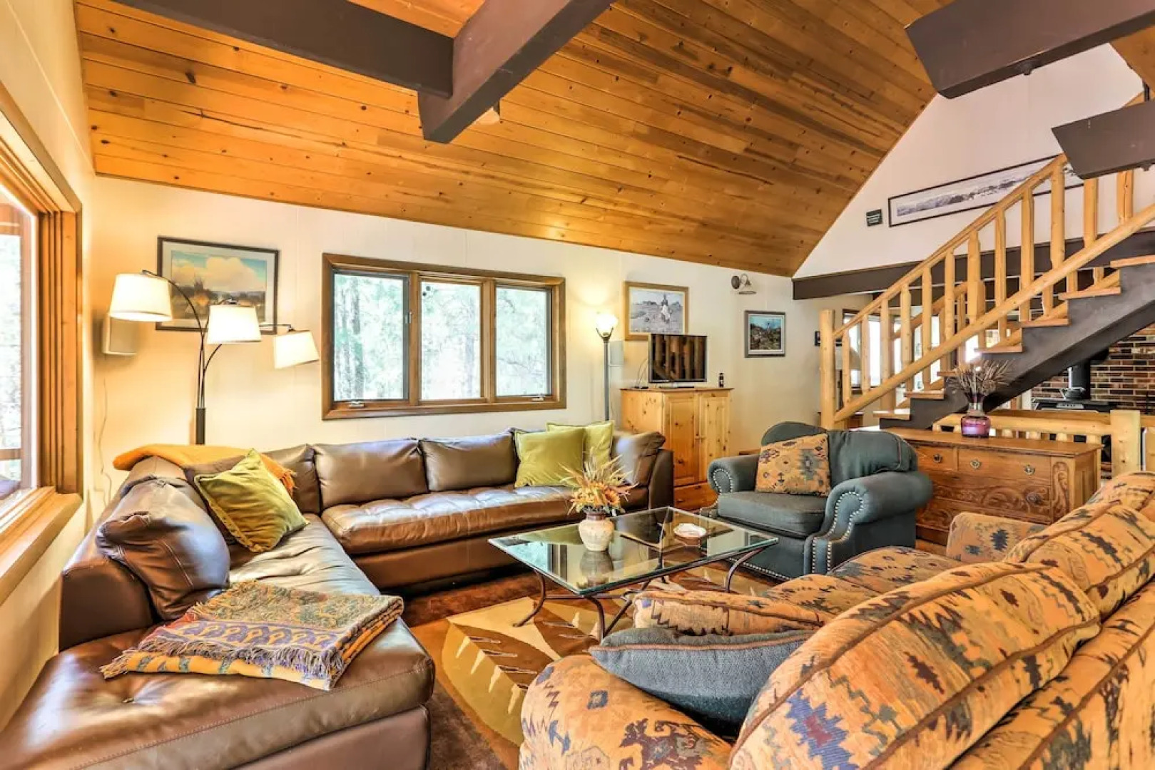 Riverside Winthrop Chalet w/ Hot Tub & 2 Decks!