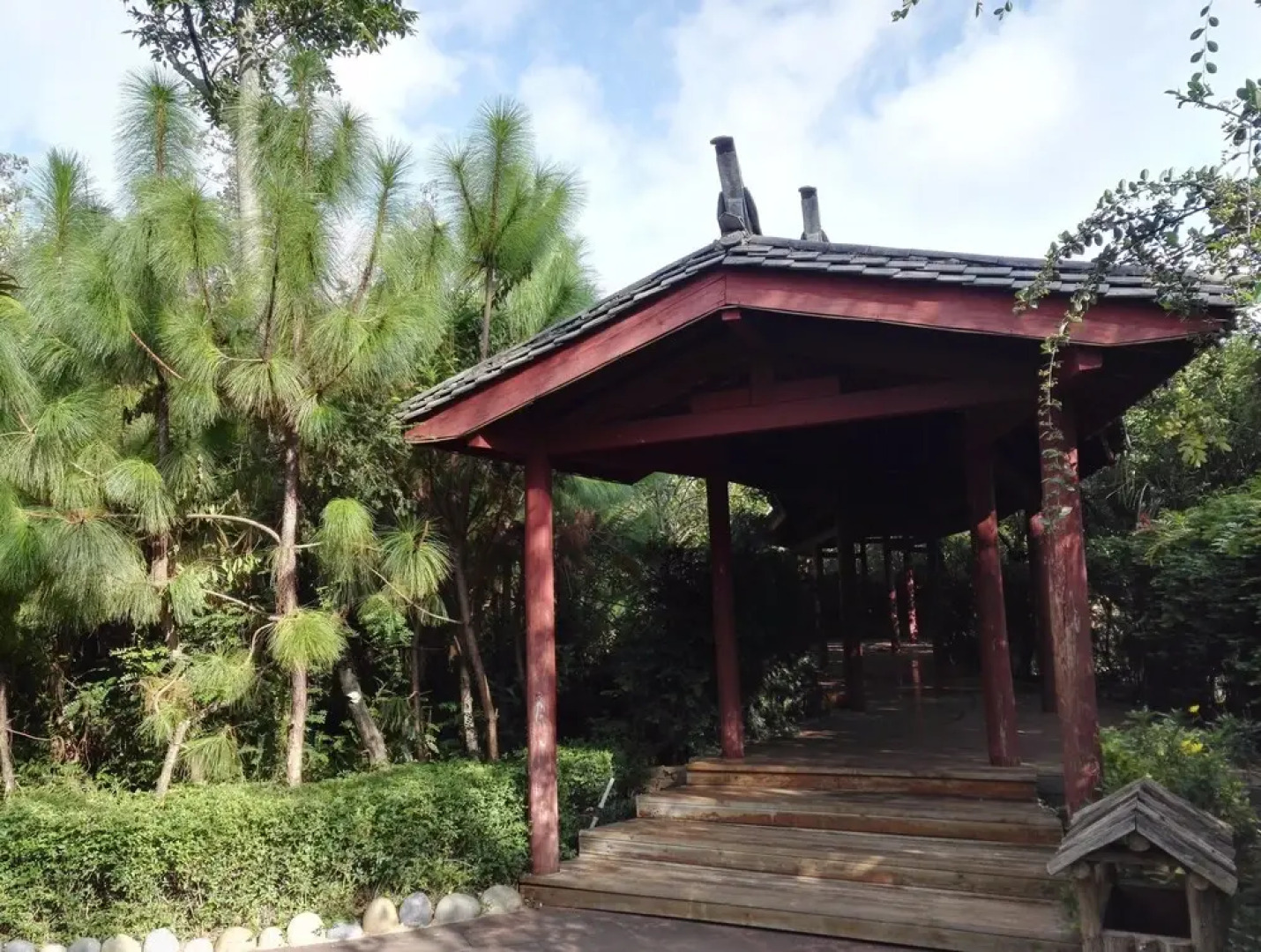 Chinese Yew Lake Hotel