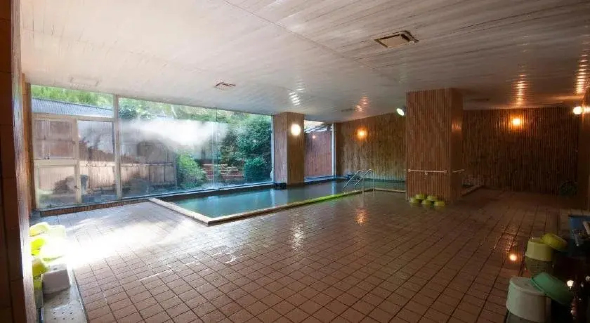 Kokumin Shukusha Hibiki