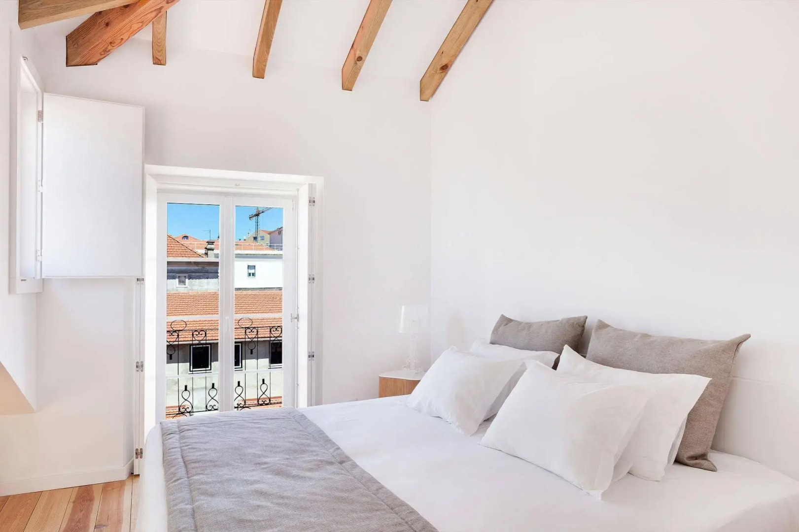 Hello Lisbon São Bento Valley Boutique Apartments