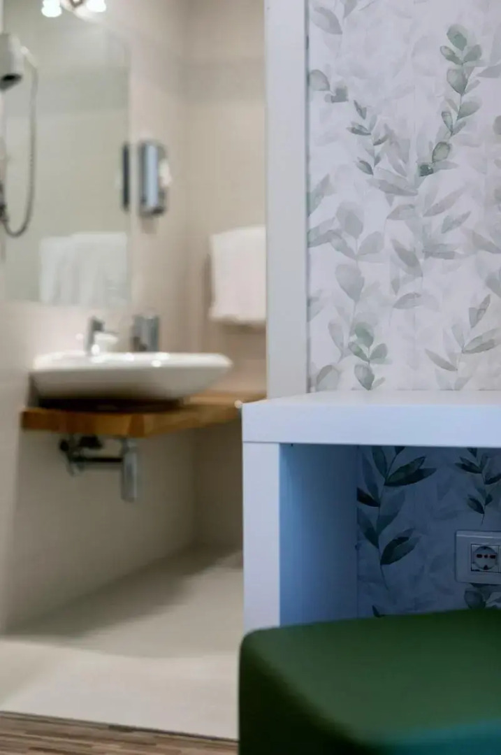 Hi Hotels Torbole Pool & Spa