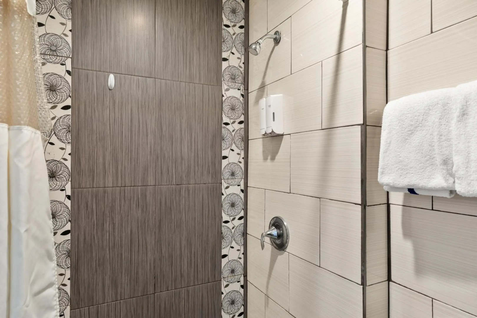 WindWater Hotel and Marina