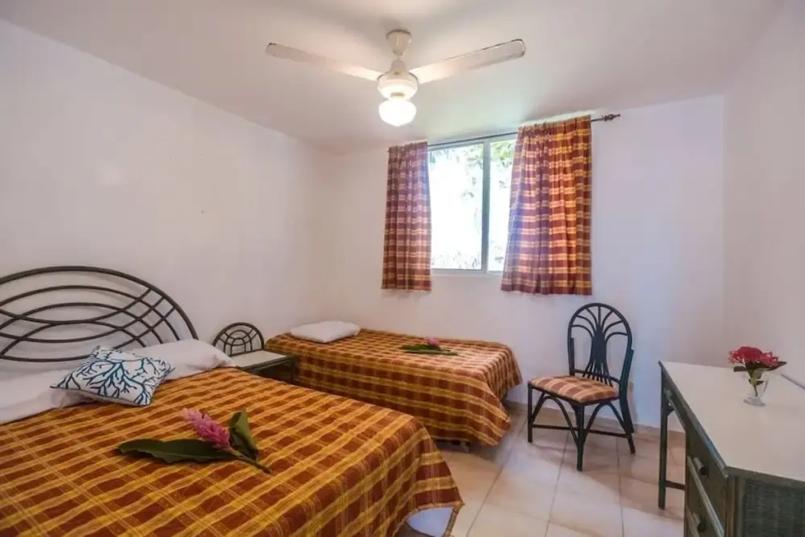 Las Canas Beach Retreat