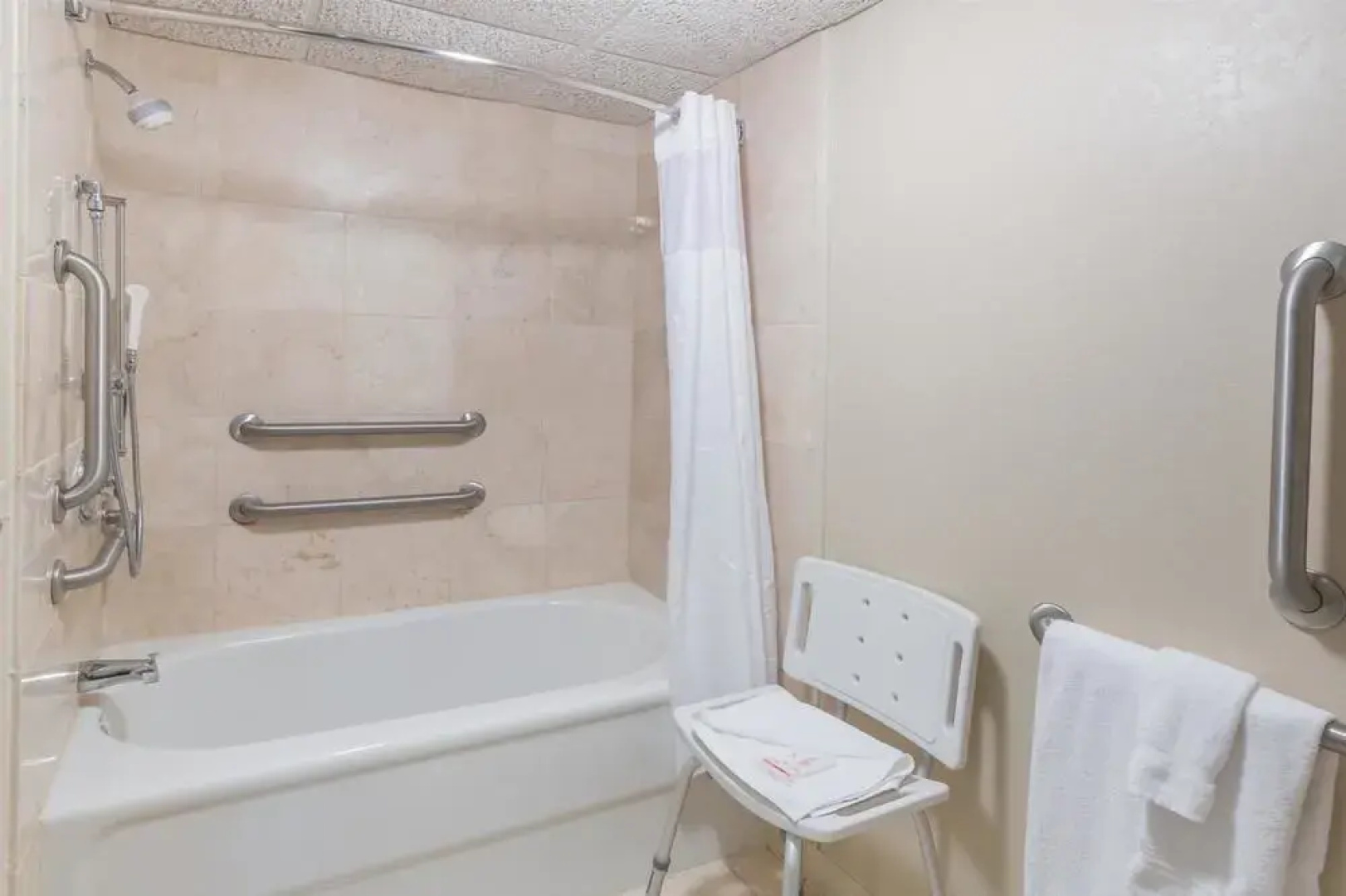 Baymont Inn & Suites Mandan Bismarck Area