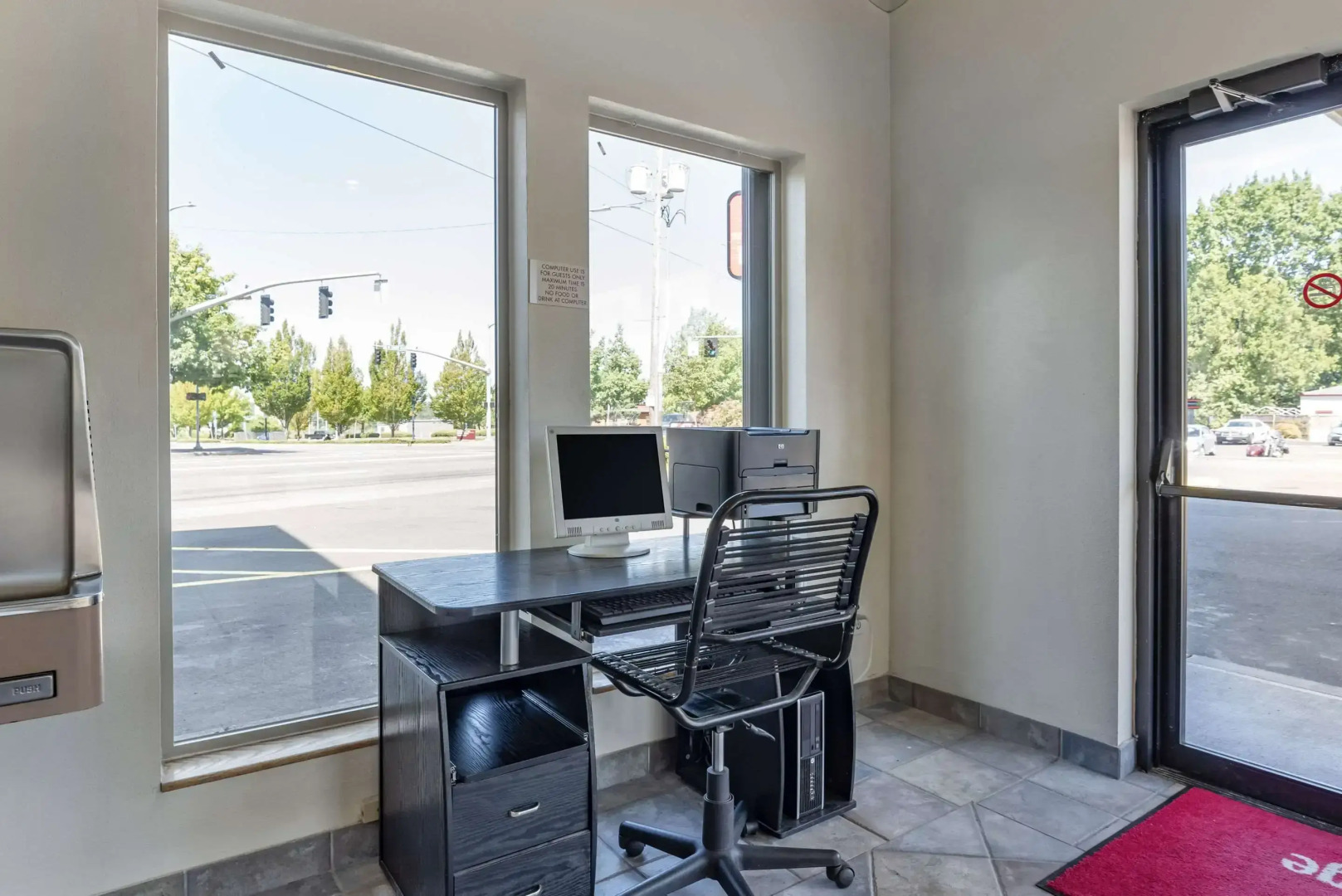 Econo Lodge Portland Airport