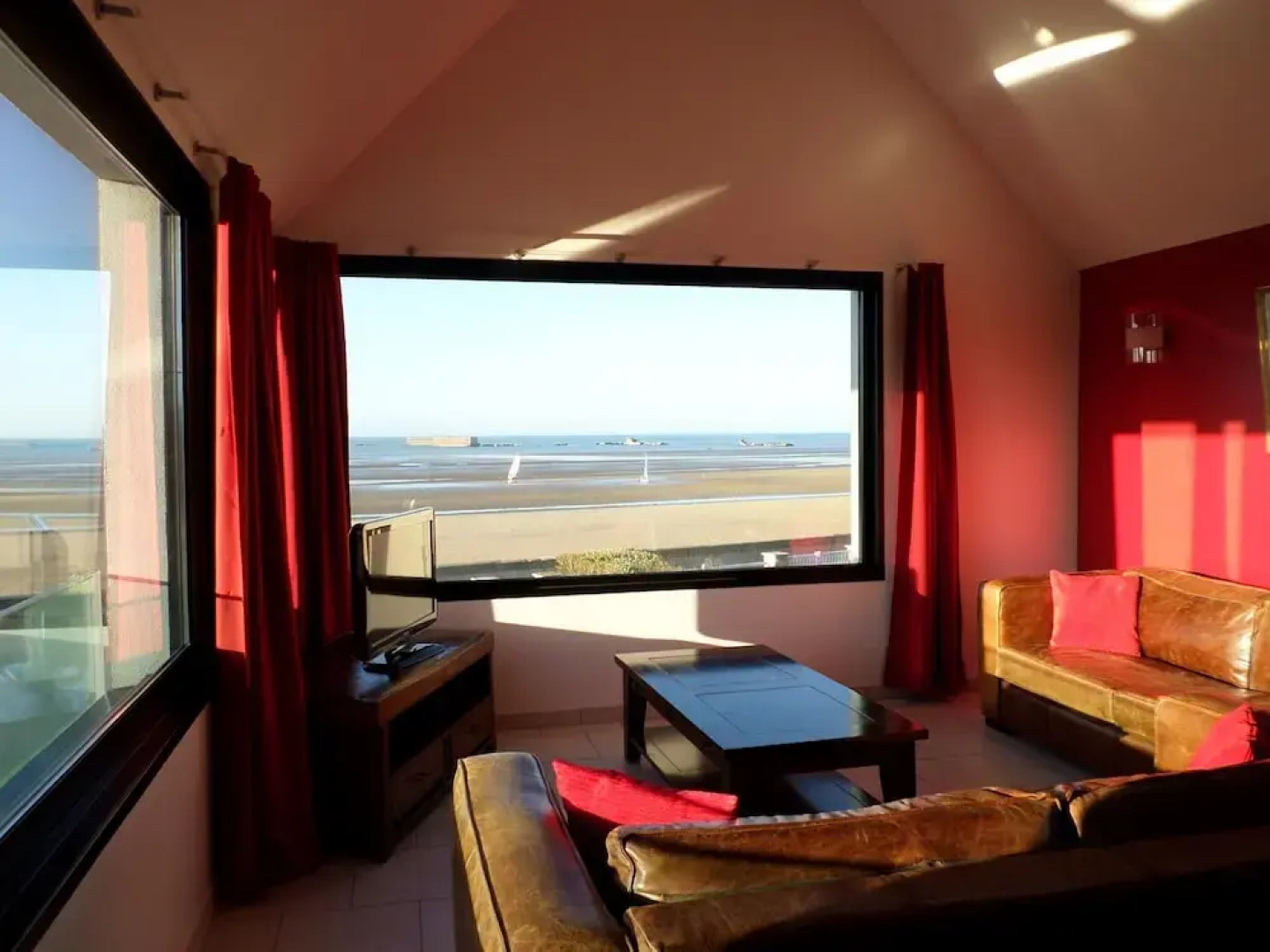 « Gîte « Arromanches » - « Bord de Mer » PMR »