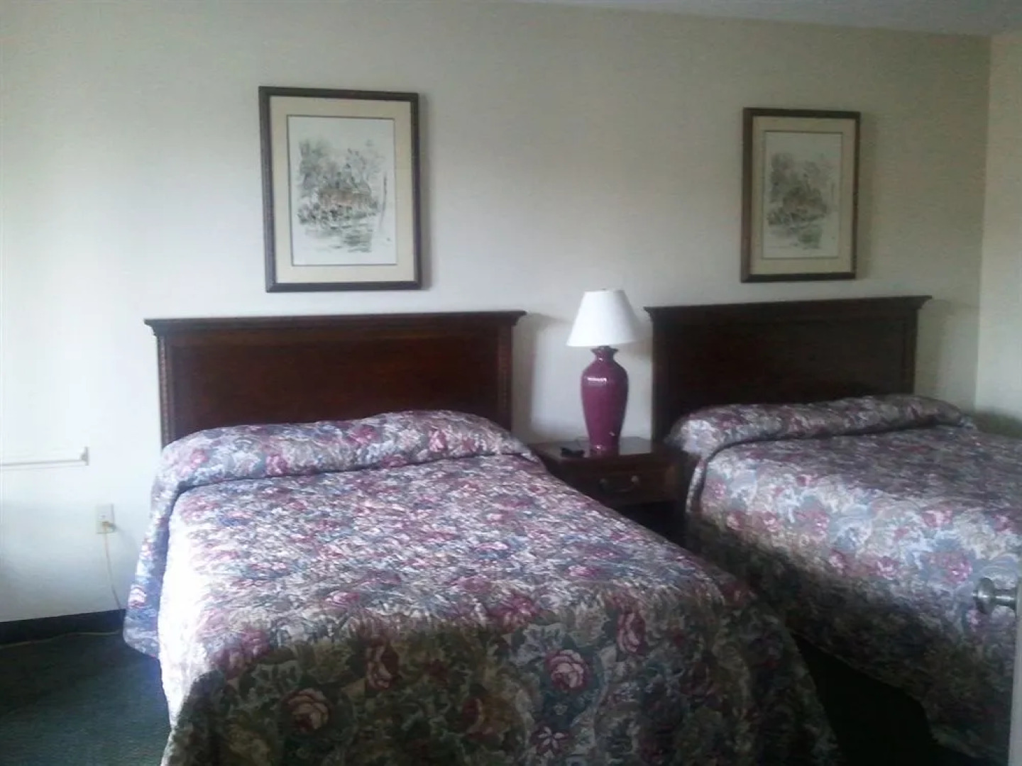 Quarterpath Inn & Suites